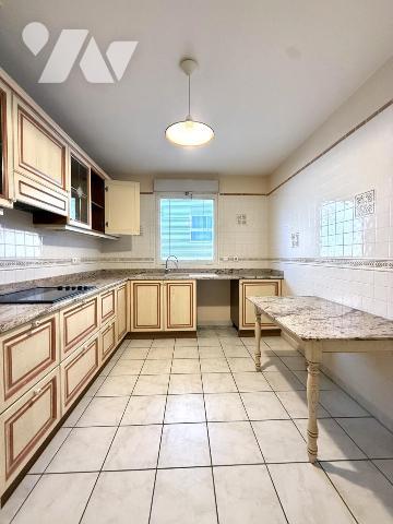 Appartement T3 avec terrasse et deux garages - AIGUELONGUE