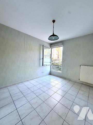 Appartement T3 avec terrasse et deux garages - AIGUELONGUE