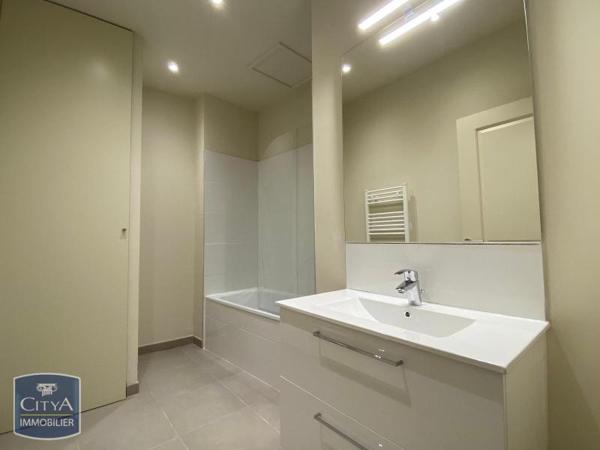 Appartement à louer 3 pièces 64.4m²