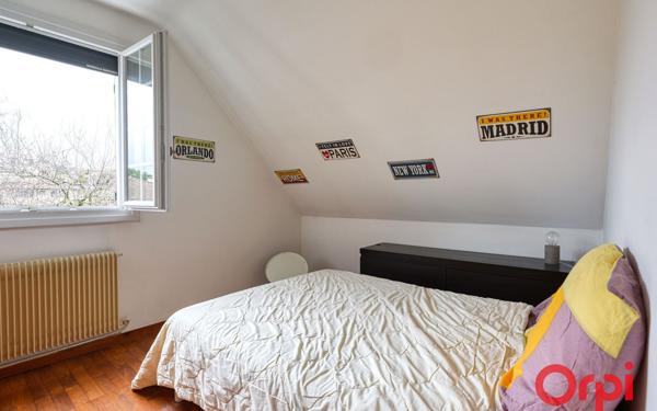 Maison à vendre    8 pièces •  Saint-Genis-Laval