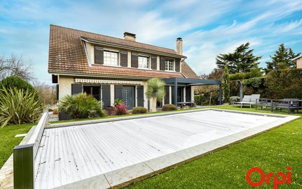 Maison à vendre    8 pièces •  Saint-Genis-Laval