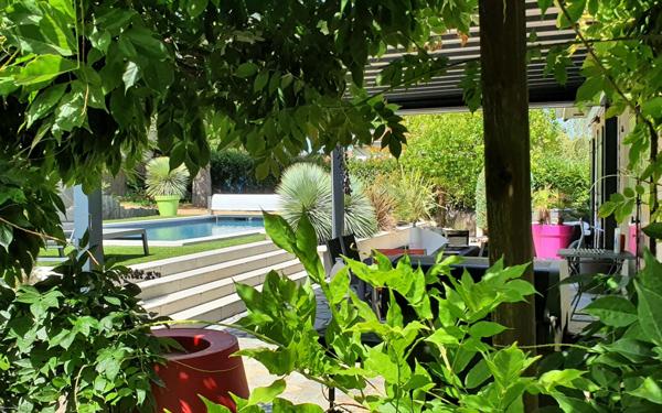 Maison à vendre    8 pièces •  Saint-Genis-Laval