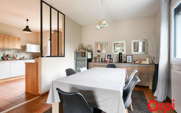 Maison à vendre    8 pièces •  Saint-Genis-Laval