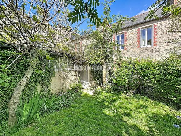 Maison de charme , 4 pièces, avec jardin exposé sud-ouest dans quartier recherché de Dinan