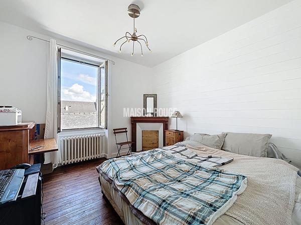 Maison de charme , 4 pièces, avec jardin exposé sud-ouest dans quartier recherché de Dinan