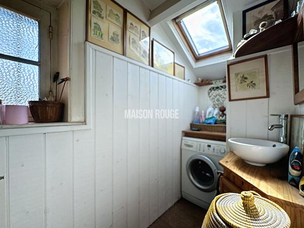 Maison de charme , 4 pièces, avec jardin exposé sud-ouest dans quartier recherché de Dinan