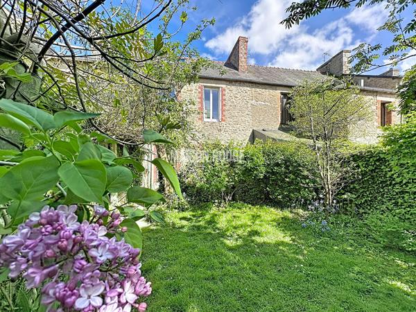 Maison de charme , 4 pièces, avec jardin exposé sud-ouest dans quartier recherché de Dinan
