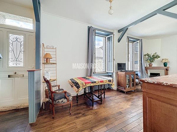 Maison de charme , 4 pièces, avec jardin exposé sud-ouest dans quartier recherché de Dinan