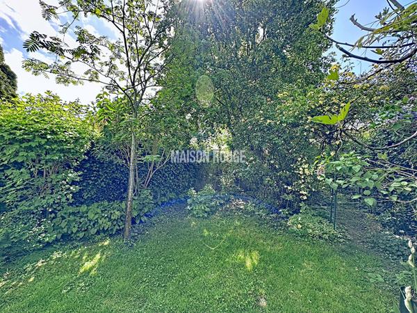 Maison de charme , 4 pièces, avec jardin exposé sud-ouest dans quartier recherché de Dinan