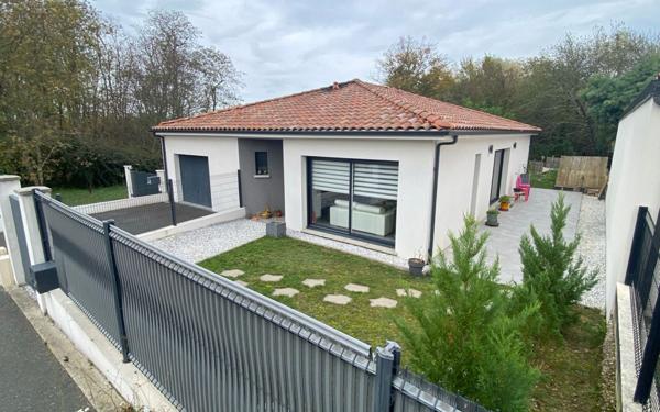 Maison à vendre    3 pièces •  Yvrac