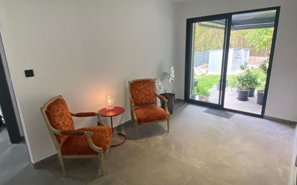 Maison à vendre    3 pièces •  Yvrac