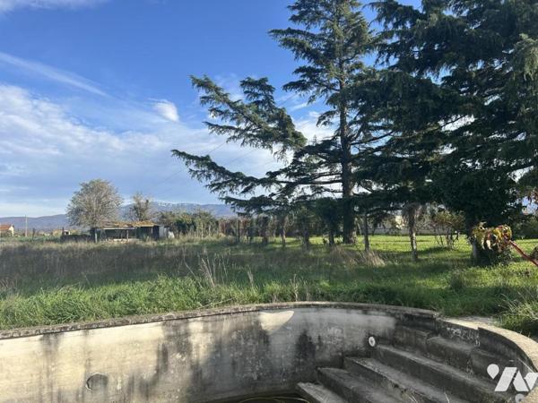 Maison à BOURG-DE-PEAGE, 96m2 avec 1793m2 de jardin et piscine à rénover
