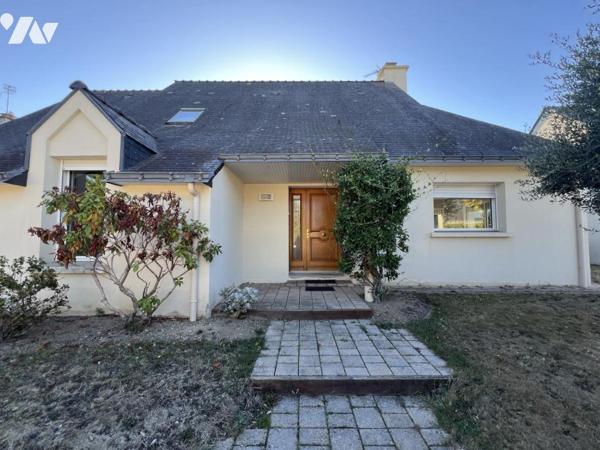 Maison non mitoyenne avec vie au RDC, dans le bourg