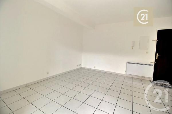 Appartement F1 à vendre  1 pièce - 24,26 m 2   LIVRY GARGAN  - 93