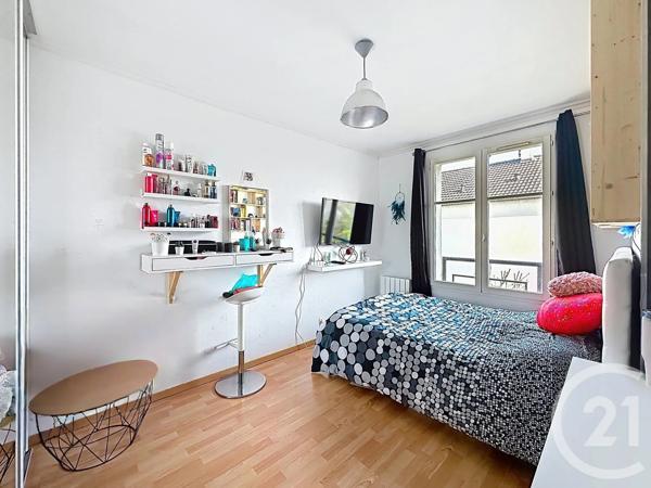 Maison à vendre  5 pièces - 111,46 m 2   FRESNES  - 94