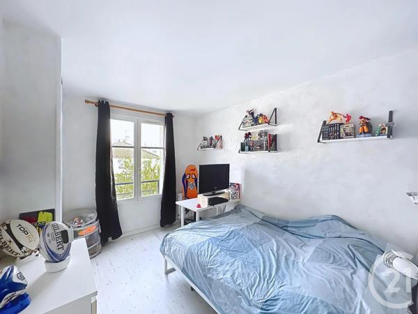 Maison à vendre  5 pièces - 111,46 m 2   FRESNES  - 94
