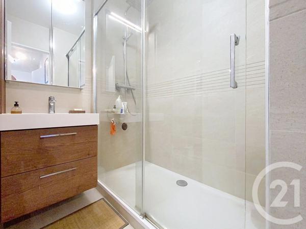 Appartement F3 à vendre  3 pièces - 70,20 m 2   LE KREMLIN BICETRE  - 94