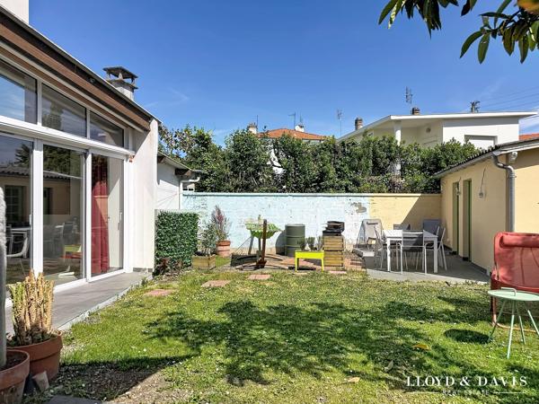 Appartement avec jardin (débarras), 400 mètres plage