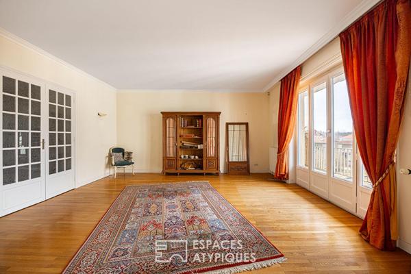 Etage élevé avec ascenseur à rénover