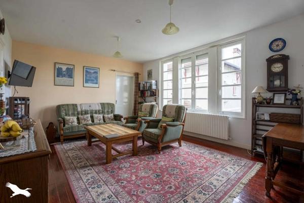 Maison à vendre 169 850 € Chalais 7 p 130 m² DPE D