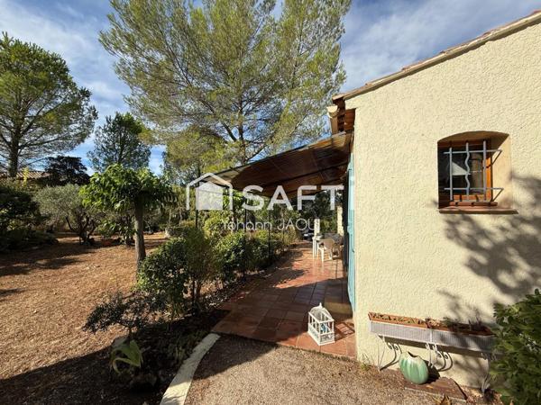 Rare sur le secteur : maison avec grand terrain clôturé, zone constructible et nombreuses possibilités de projet (investisseur, promoteur ou particulier).