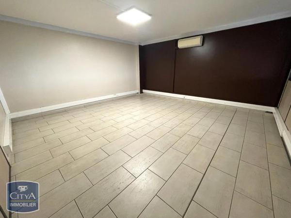 Local professionnel à vendre 140m²