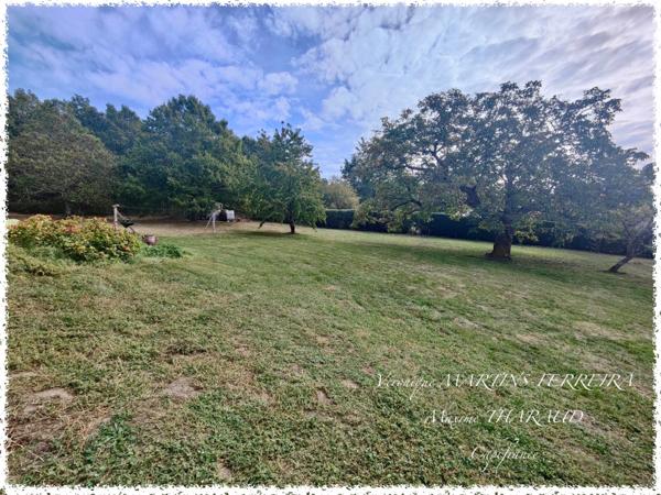 Dpt Cher (18), à vendre SAINT GEORGES SUR LA PREE maison avec dépendance et piscine