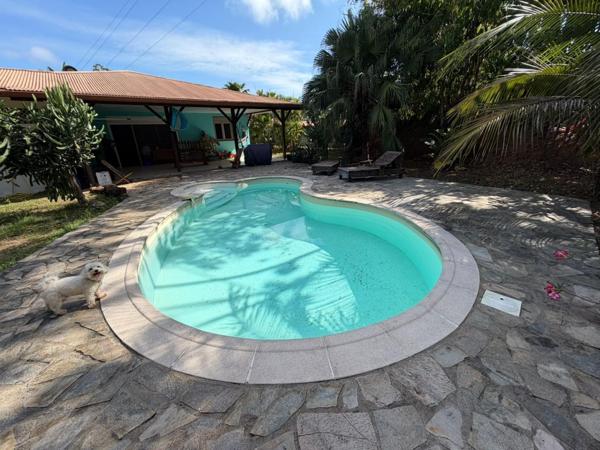 Villa T4 de plain-pied avec piscine