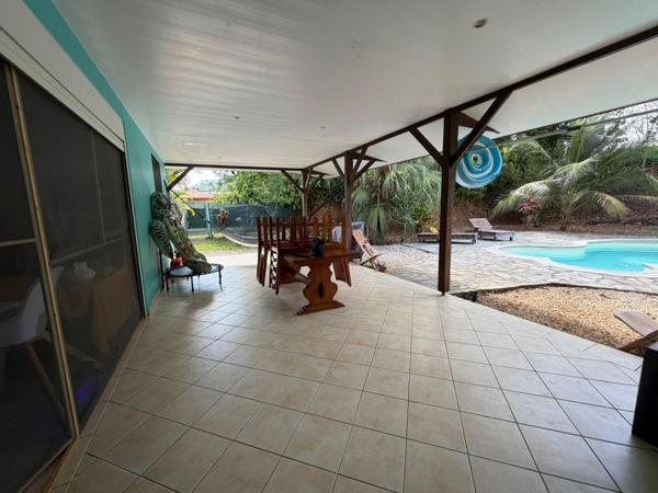 Villa T4 de plain-pied avec piscine