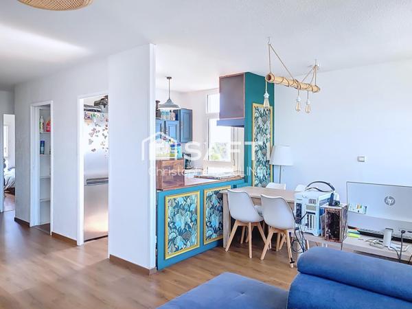 Joli deux pièces, très lumineux, très belle vue.