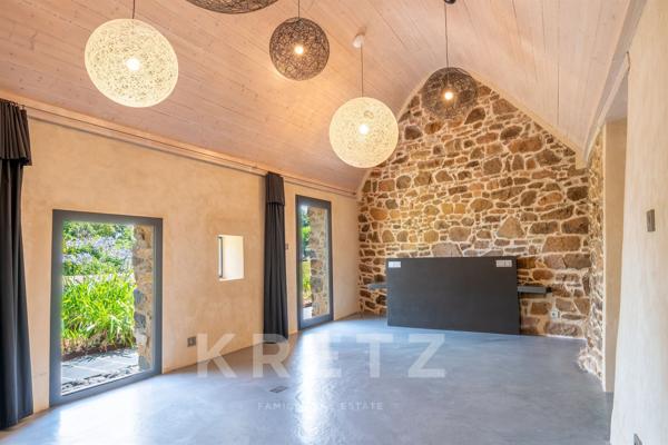 À vendre – Propriété de caractère avec vue mer, accès direct à la plage et prestations haut de gamme