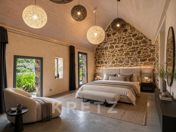 À vendre – Propriété de caractère avec vue mer, accès direct à la plage et prestations haut de gamme