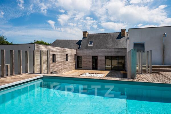 À vendre – Propriété de caractère avec vue mer, accès direct à la plage et prestations haut de gamme