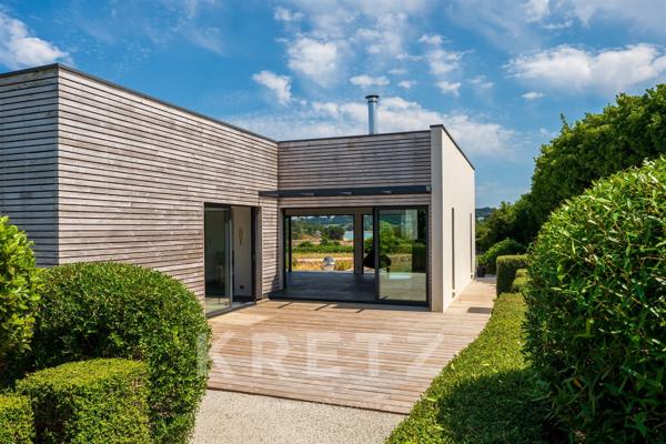 À vendre – Propriété de caractère avec vue mer, accès direct à la plage et prestations haut de gamme