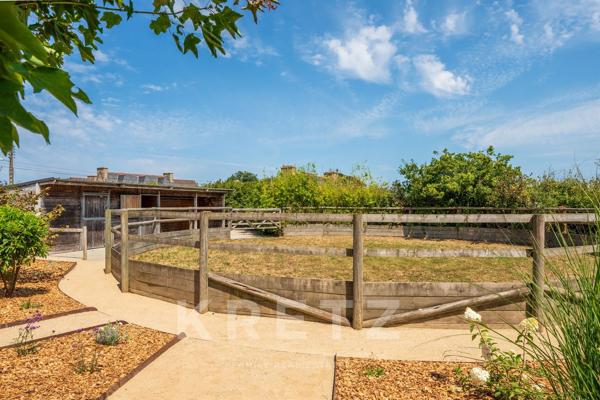 À vendre – Propriété de caractère avec vue mer, accès direct à la plage et prestations haut de gamme