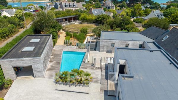 À vendre – Propriété de caractère avec vue mer, accès direct à la plage et prestations haut de gamme