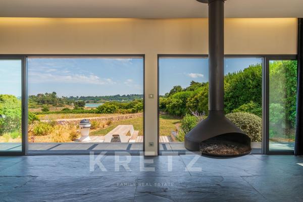 À vendre – Propriété de caractère avec vue mer, accès direct à la plage et prestations haut de gamme