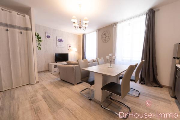 Immeuble à vendre 14 pièces de 340 m²