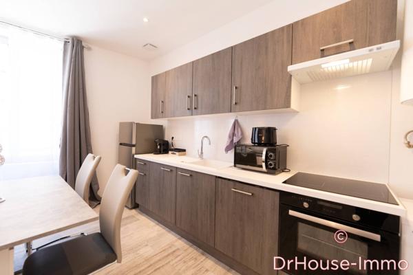 Immeuble à vendre 14 pièces de 340 m²