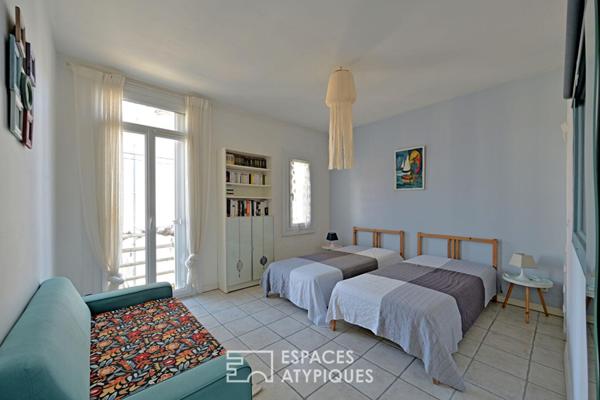 L’ancienne poste : maison de ville d’angle avec terrasse vue mer