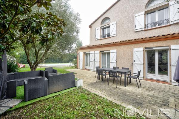 Maison d'architecte 5/6 pièce(s) 185 m2 au Banayre avec piscine et garage attenant - Fonsorbes (31470)