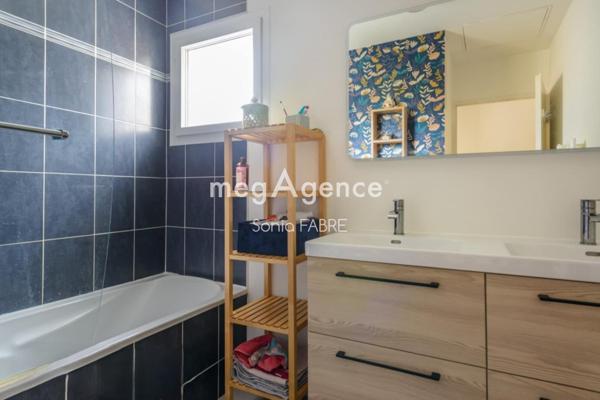 Maison à BOUGUENAIS, 44340 - 5 pièces 97m²