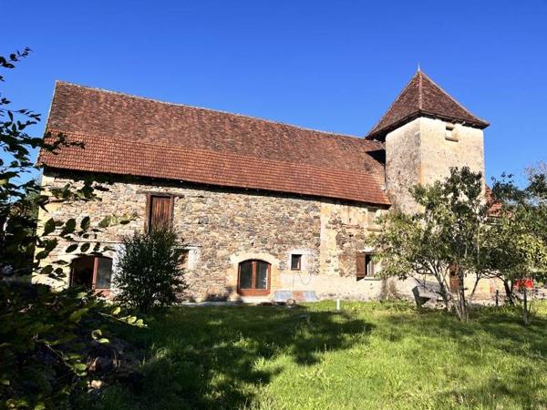 Grange à vendre |  Altillac |  3 pièces | 200 m²