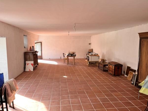 Grange à vendre |  Altillac |  3 pièces | 200 m²