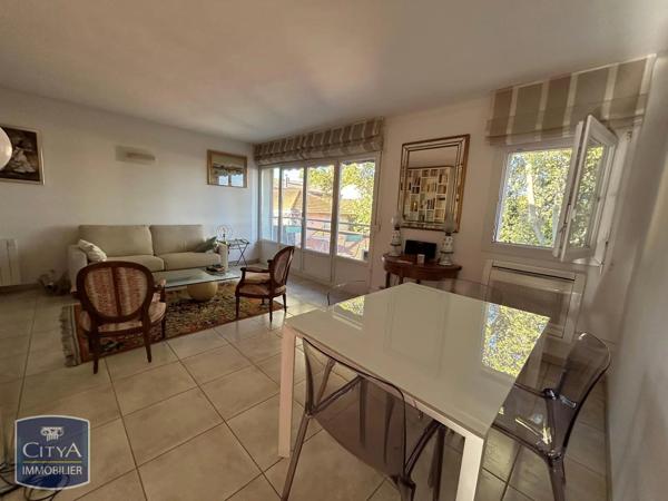 Appartement à louer 4 pièces 82.68m² Avignon (84000)