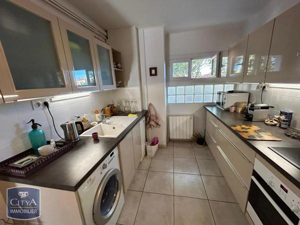Appartement à louer 4 pièces 82.68m² Avignon (84000)