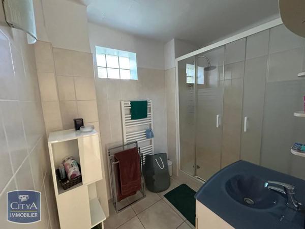 Appartement à louer 4 pièces 82.68m² Avignon (84000)