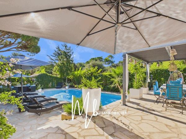 COUP DE CŒUR – PISCINE • CALME • LE BRUSC À 5 MIN