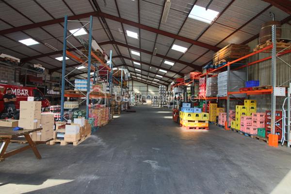 Local commercial de 890 m²