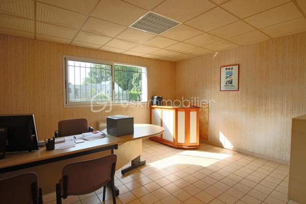 Local commercial de 890 m²